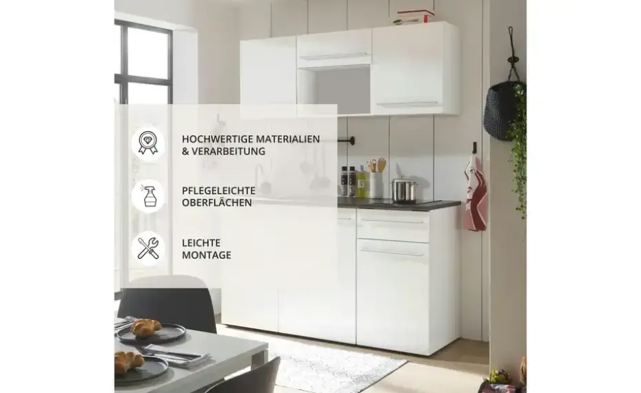 Küchenzeile mit E-Geräten