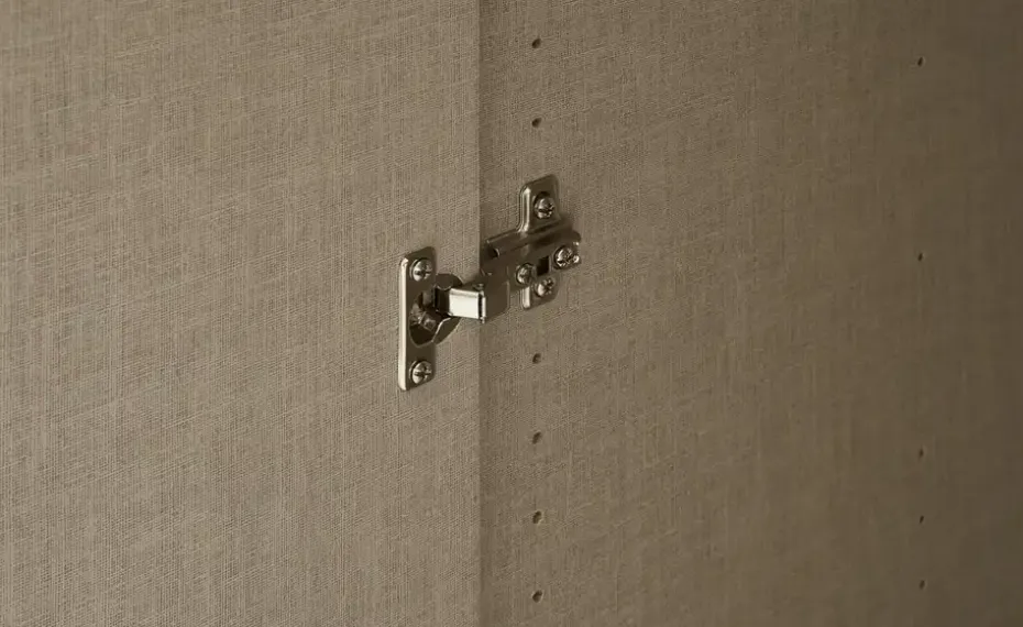 Kleiderschrank Case