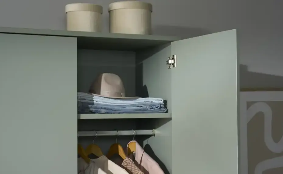 Kleiderschrank 3-türig, Salbeigrün, mit Einlegeböden Harllson